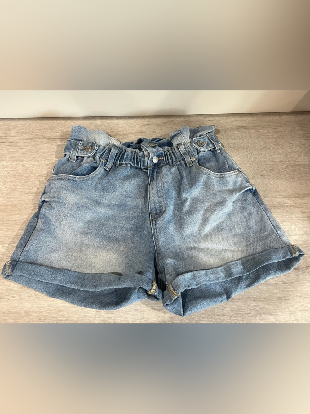 Almost Famous Light Wash Denim Shorts Elastic Waist High Rise Size L - Picture 2 of 4